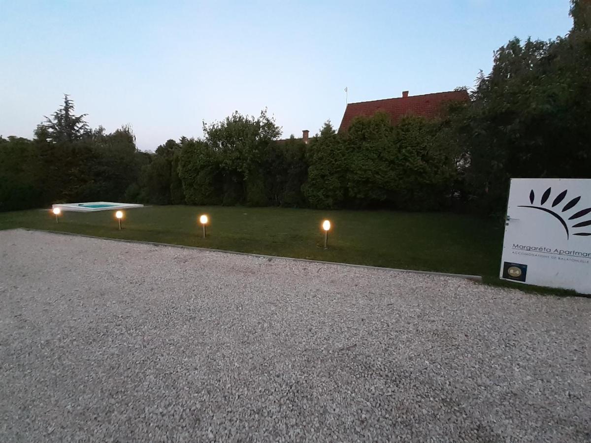 Margareta Apartman - Balatonlelle Exteriör bild