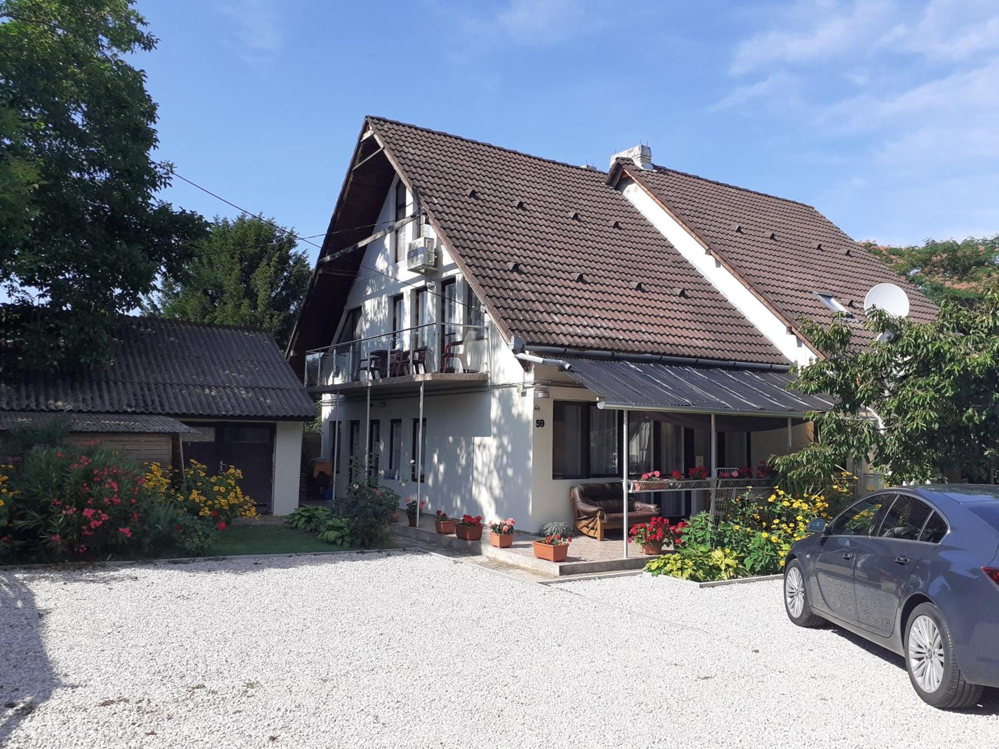 Margareta Apartman - Balatonlelle Exteriör bild