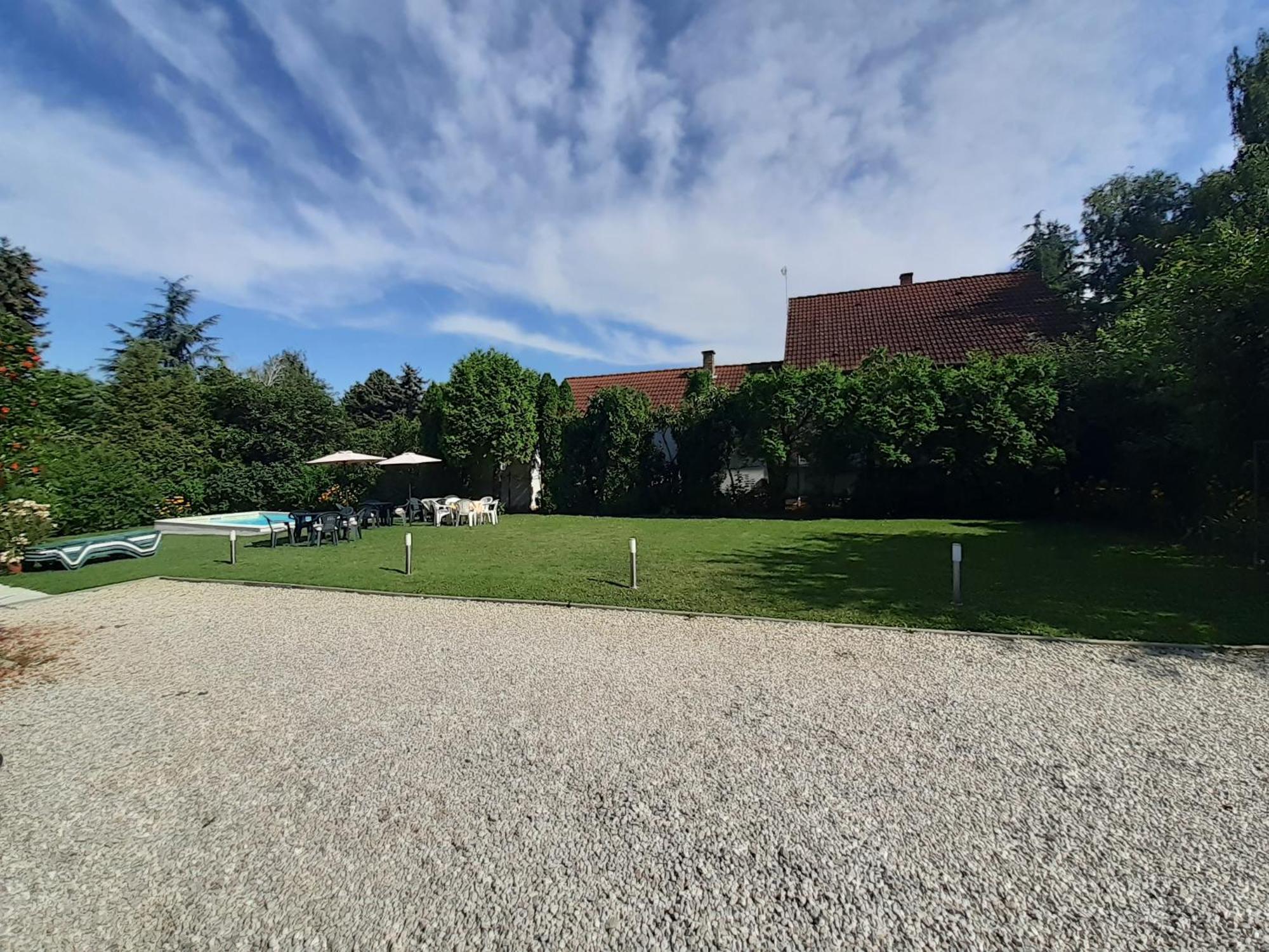 Margareta Apartman - Balatonlelle Exteriör bild