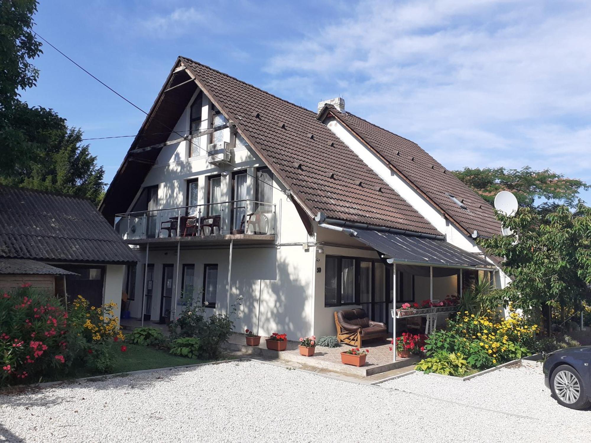 Margareta Apartman - Balatonlelle Exteriör bild